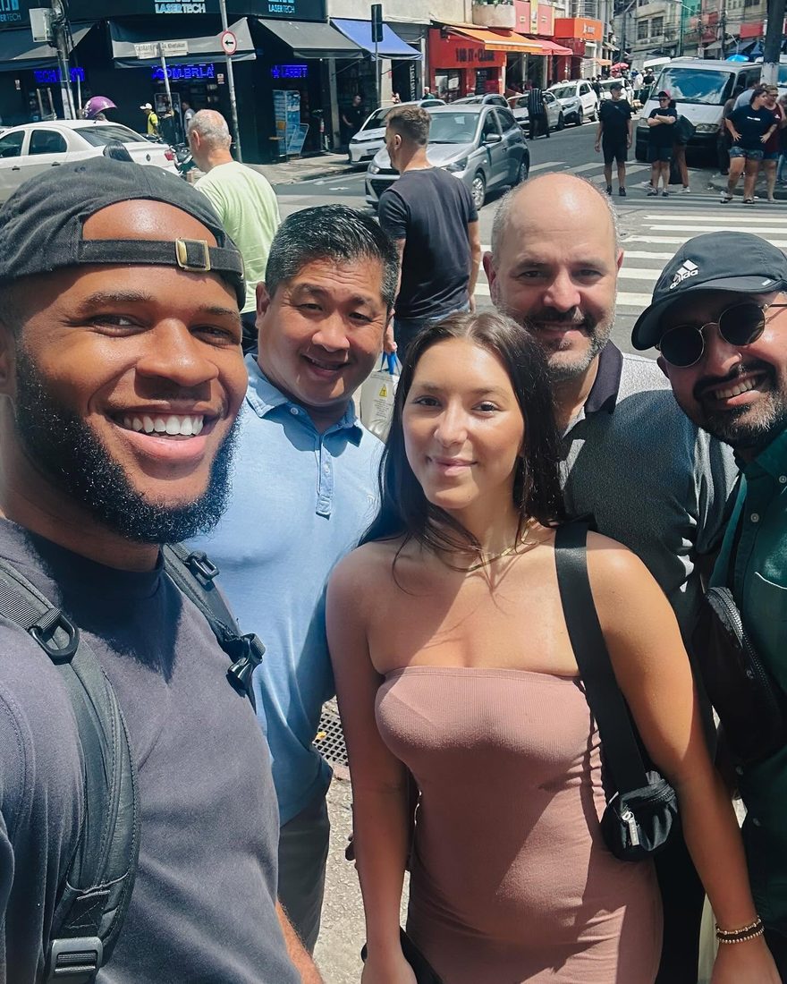 A street selfie in São Paulo with the SIN 360 surgeons